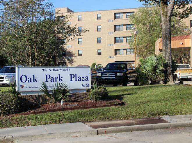 oak park plaza exterior