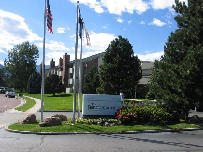 Summit Apartments Sign and Building