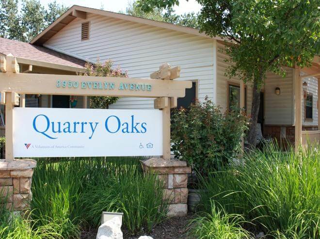 quarry oaks sign