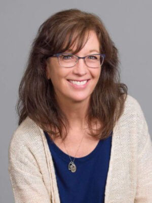 headshot of lisa jones